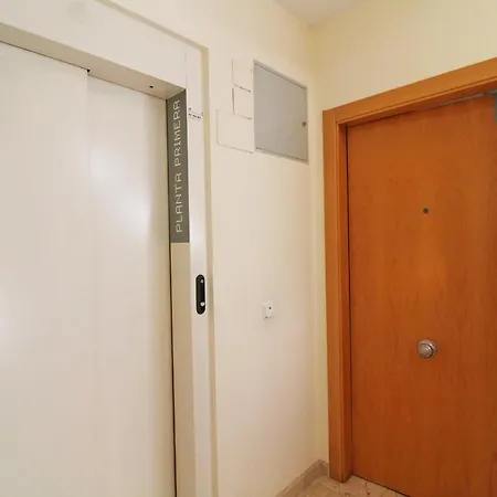 Global Properties, Los Claveles - Practico Apartamento Con Wifi En Daire Sagunto